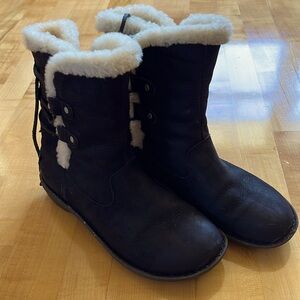 UGG Akadia Shearling Lined Snow Boots, Black, Size 10